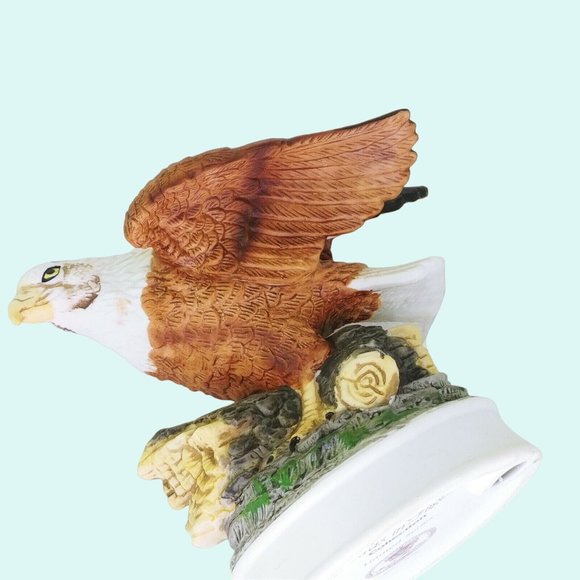 Eagle Figurine Americana "Birds In Flight" Collection Limited Series & Wood Base - Picture 8 of 9